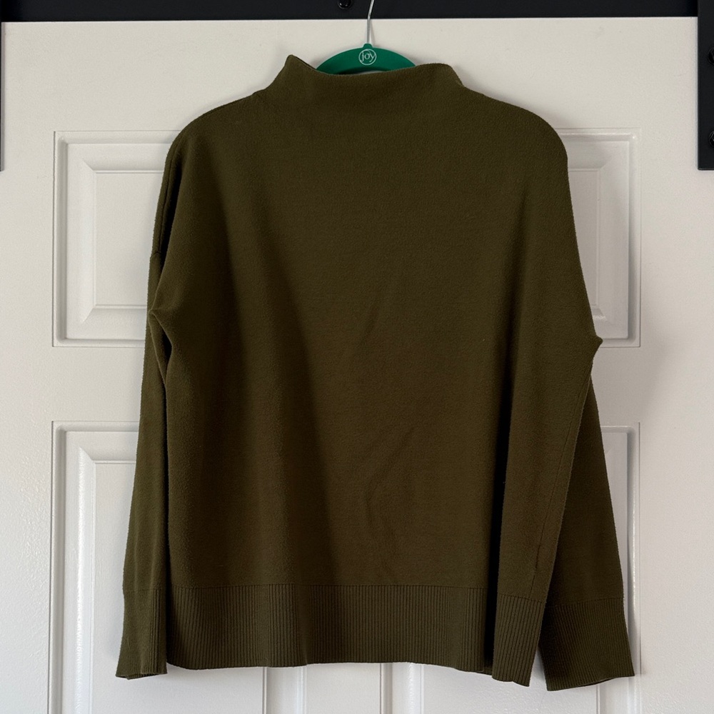 Banana Republic Olive Green Women's Turtleneck Sweater